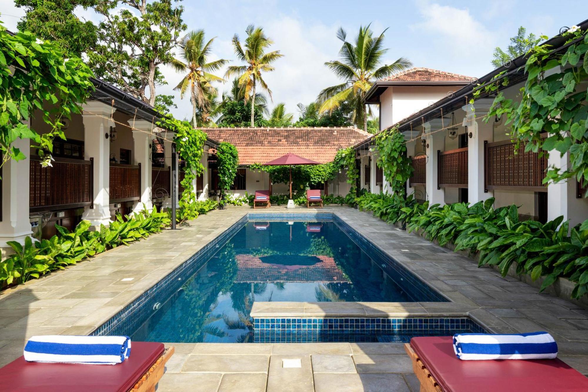 Hotel The Grand Walawwa Pinnawala  Exterior foto